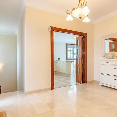 Torriani With Heated Pool Ph11 Вилла *