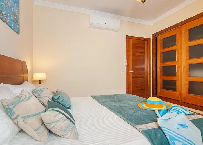 Villa Torriani With Heated Pool Ph11 *