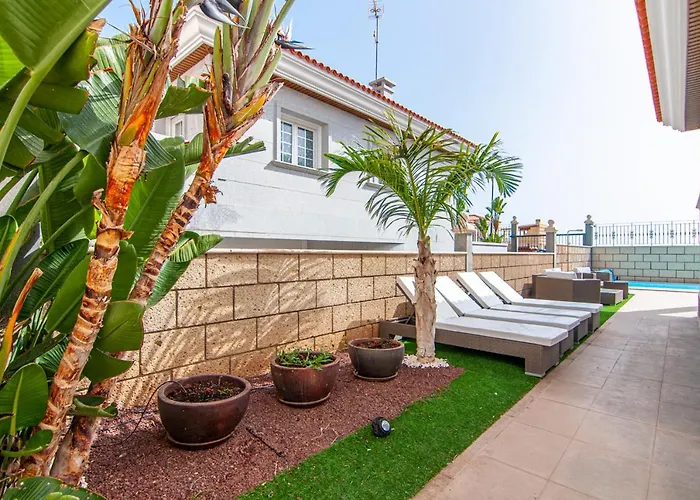 Villa Torriani With Heated Pool Ph11