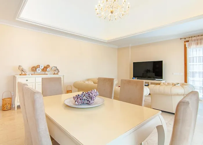 Torriani With Heated Pool Ph11 *