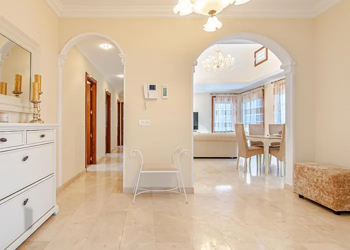 Torriani With Heated Pool Ph11 Вилла *