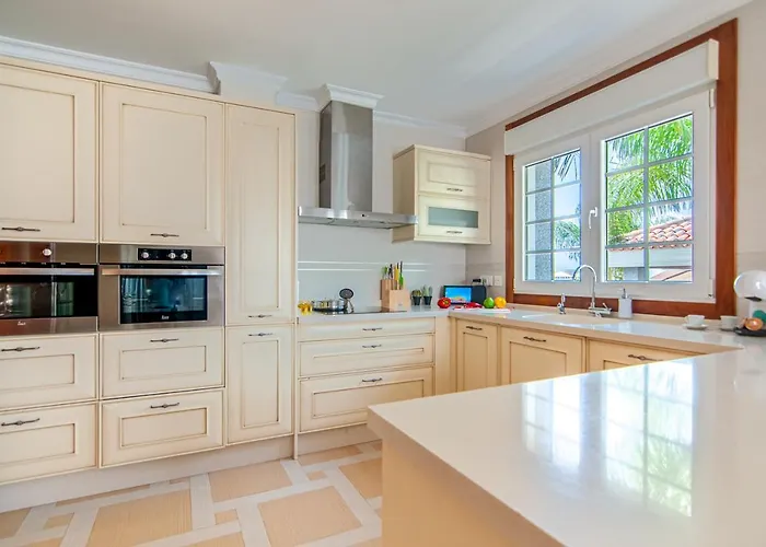 Torriani With Heated Pool Ph11 Вилла *