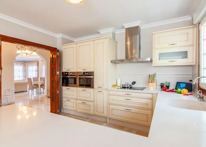 Torriani With Heated Pool Ph11 Villa *